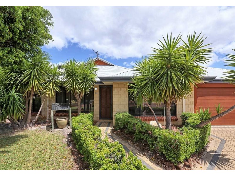 27 Thirlmere Way, High Wycombe WA 6057