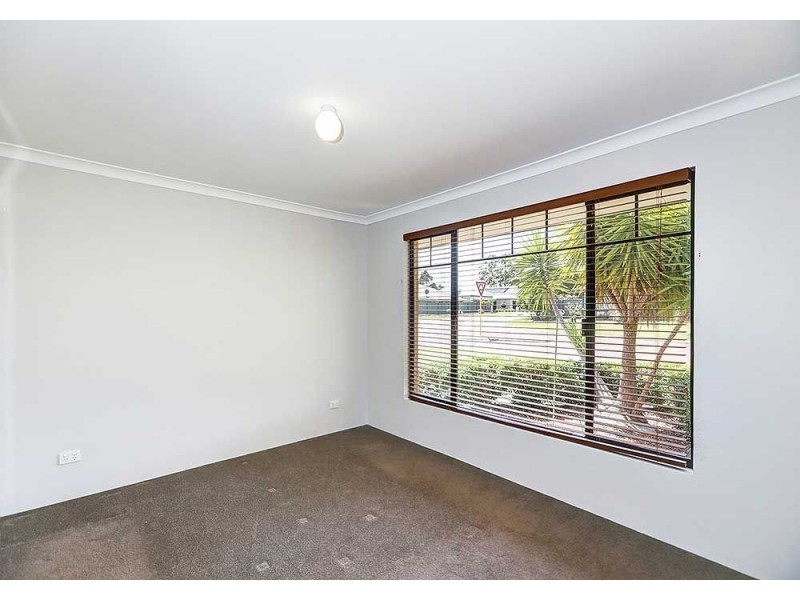 27 Thirlmere Way, High Wycombe WA 6057