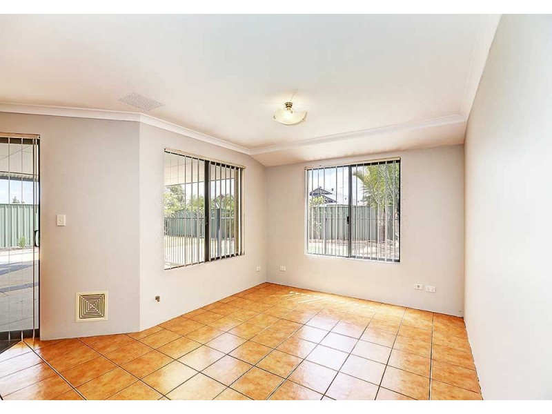 27 Thirlmere Way, High Wycombe WA 6057