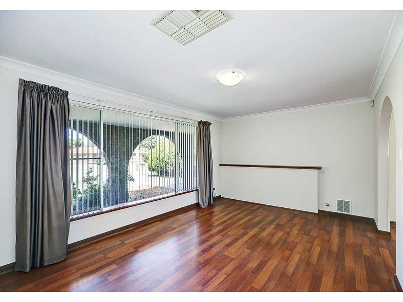 100 Sussex Road, Forrestfield WA 6058