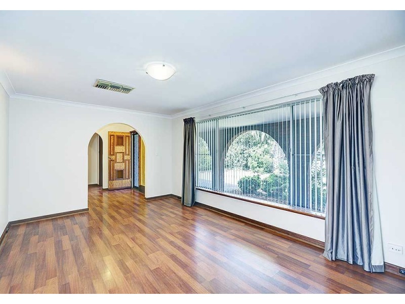 100 Sussex Road, Forrestfield WA 6058