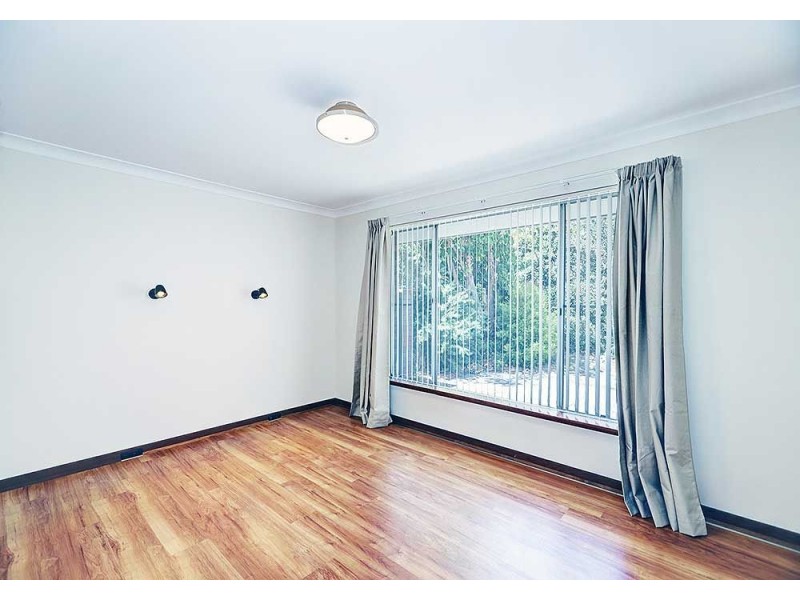 100 Sussex Road, Forrestfield WA 6058