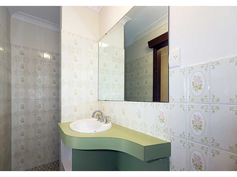 100 Sussex Road, Forrestfield WA 6058