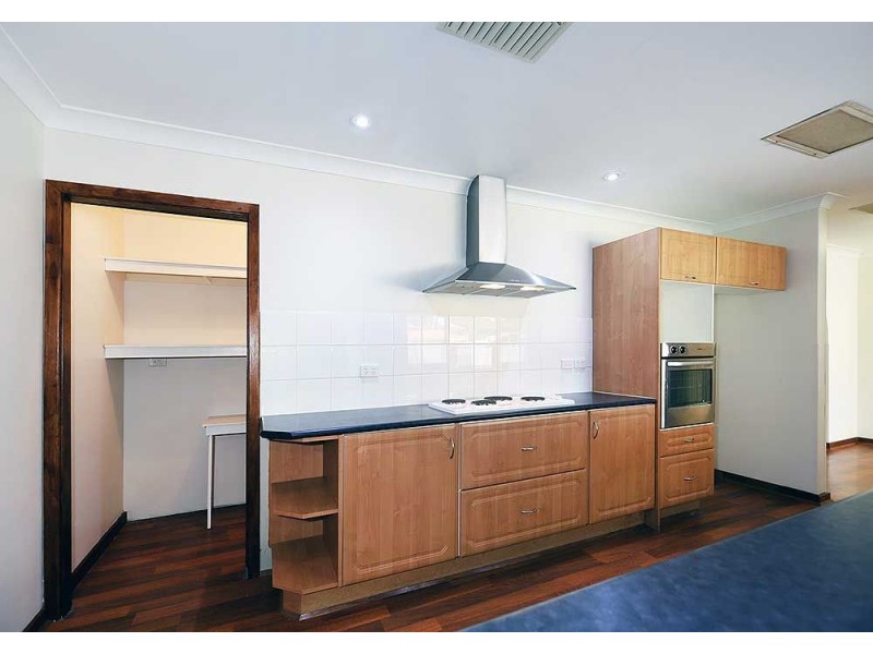 100 Sussex Road, Forrestfield WA 6058