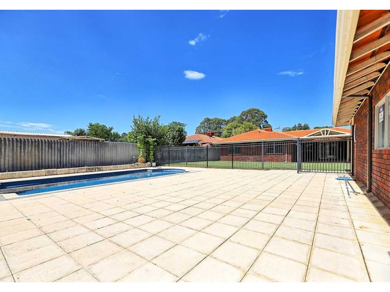 100 Sussex Road, Forrestfield WA 6058