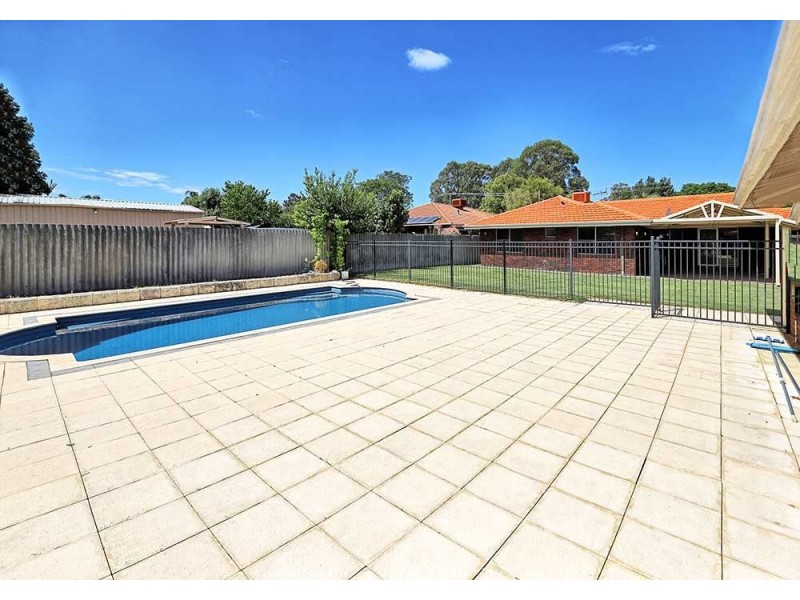 100 Sussex Road, Forrestfield WA 6058