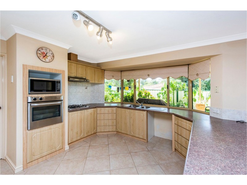 2 Mardja Court, High Wycombe WA 6057