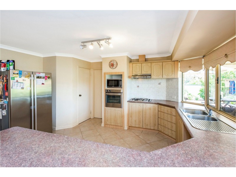 2 Mardja Court, High Wycombe WA 6057