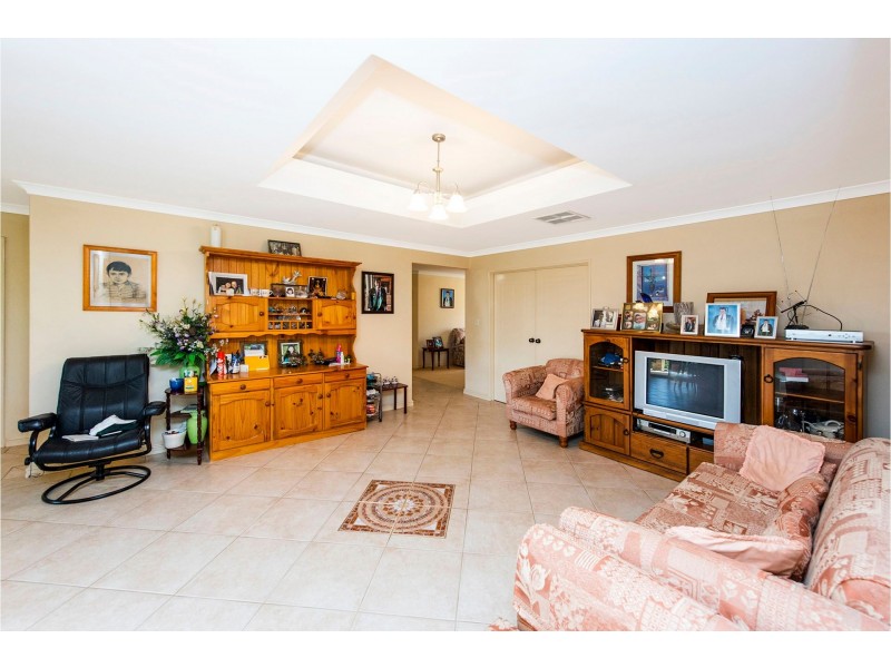 2 Mardja Court, High Wycombe WA 6057