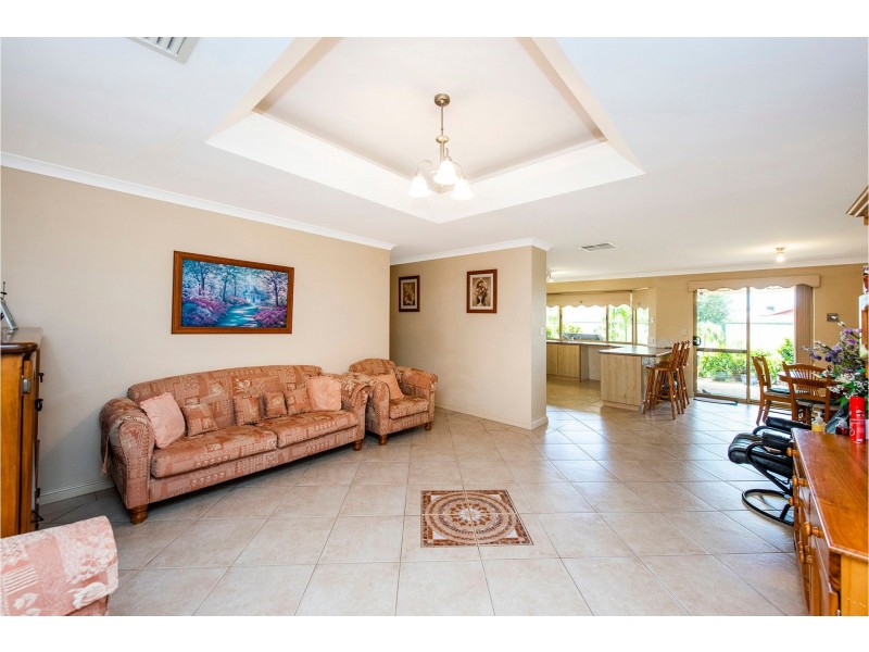 2 Mardja Court, High Wycombe WA 6057