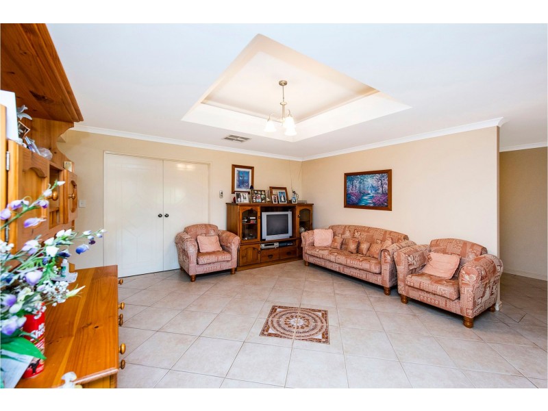 2 Mardja Court, High Wycombe WA 6057