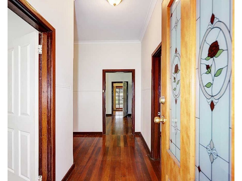 42 Ewart Street, Midvale WA 6056