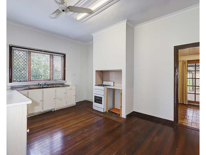 42 Ewart Street, Midvale WA 6056