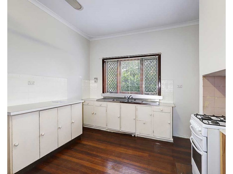 42 Ewart Street, Midvale WA 6056