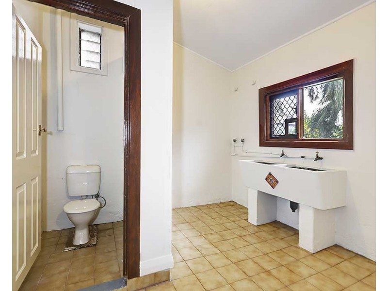 42 Ewart Street, Midvale WA 6056