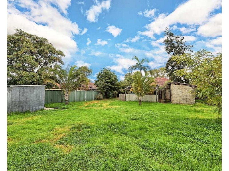 42 Ewart Street, Midvale WA 6056