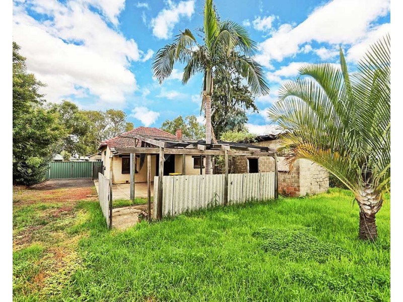 42 Ewart Street, Midvale WA 6056