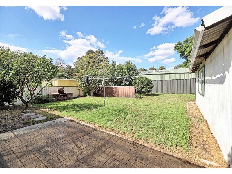 5 Bugendore Street, Maida Vale WA 6057