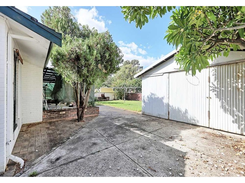 5 Bugendore Street, Maida Vale WA 6057