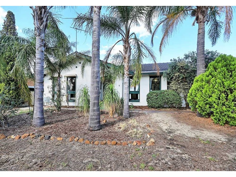 5 Bugendore Street, Maida Vale WA 6057