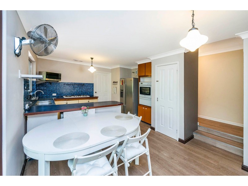 27 Corella Street, Lesmurdie WA 6076