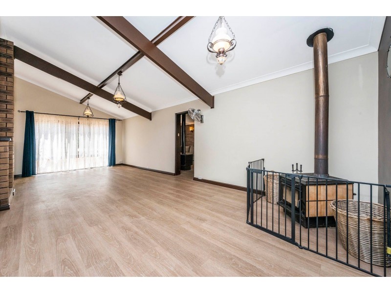 27 Corella Street, Lesmurdie WA 6076