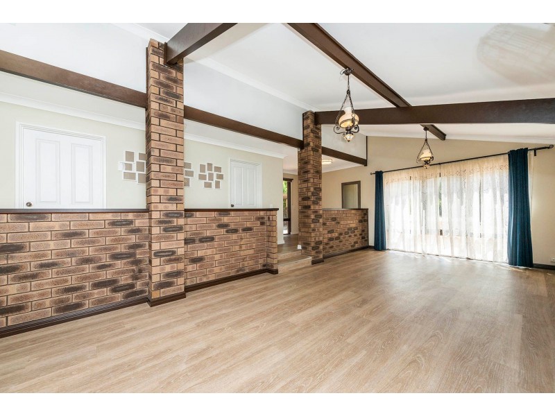 27 Corella Street, Lesmurdie WA 6076