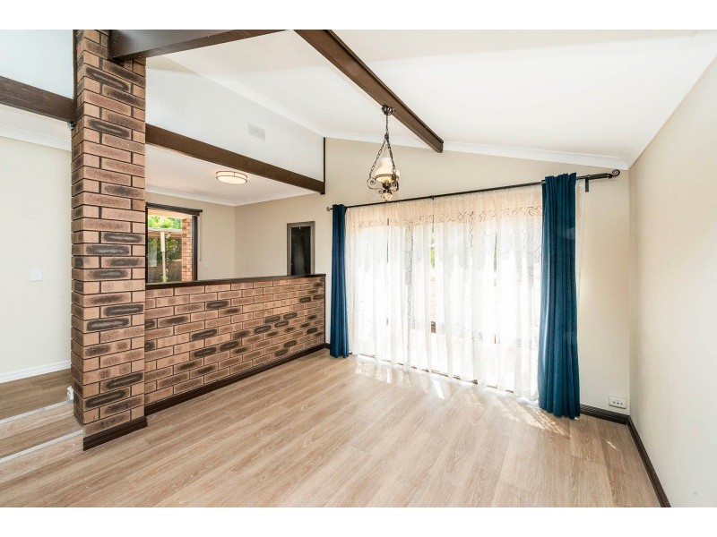 27 Corella Street, Lesmurdie WA 6076