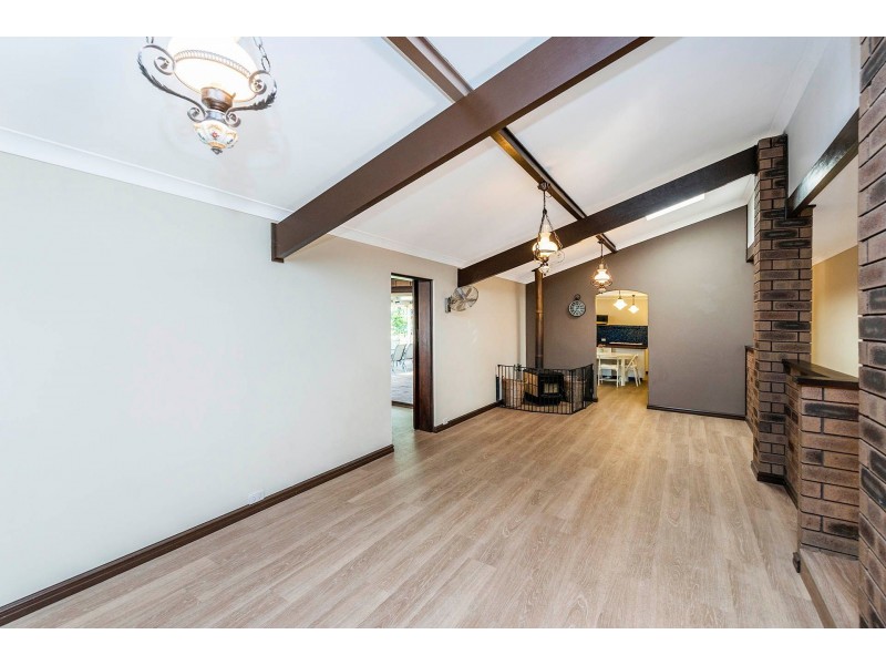 27 Corella Street, Lesmurdie WA 6076