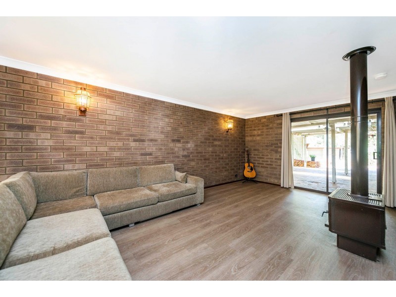 27 Corella Street, Lesmurdie WA 6076