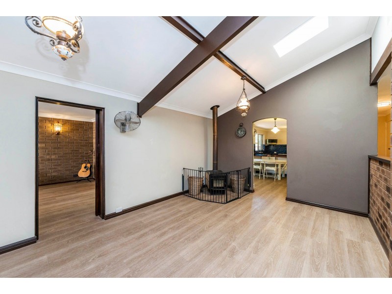 27 Corella Street, Lesmurdie WA 6076