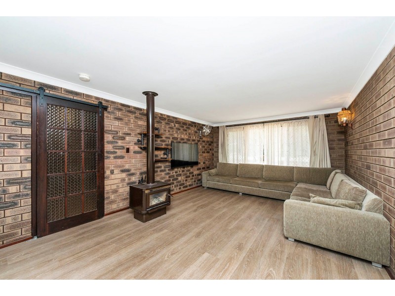 27 Corella Street, Lesmurdie WA 6076