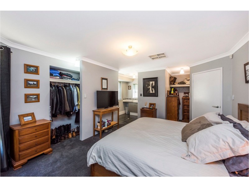 10 Rowell Gardens, High Wycombe WA 6057