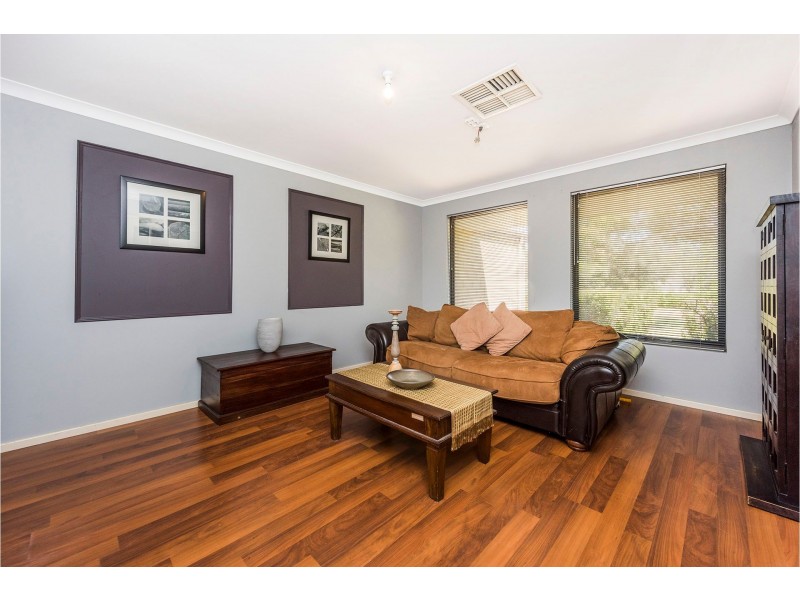 10 Rowell Gardens, High Wycombe WA 6057