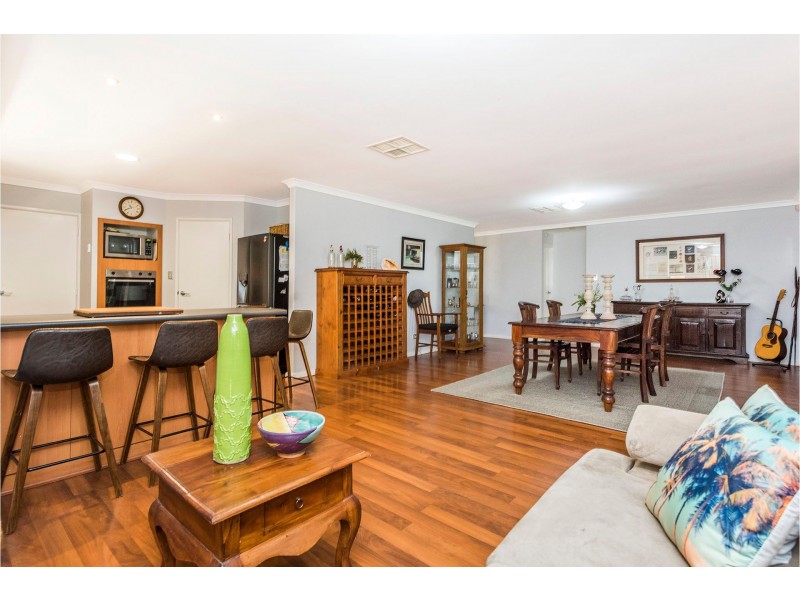 10 Rowell Gardens, High Wycombe WA 6057