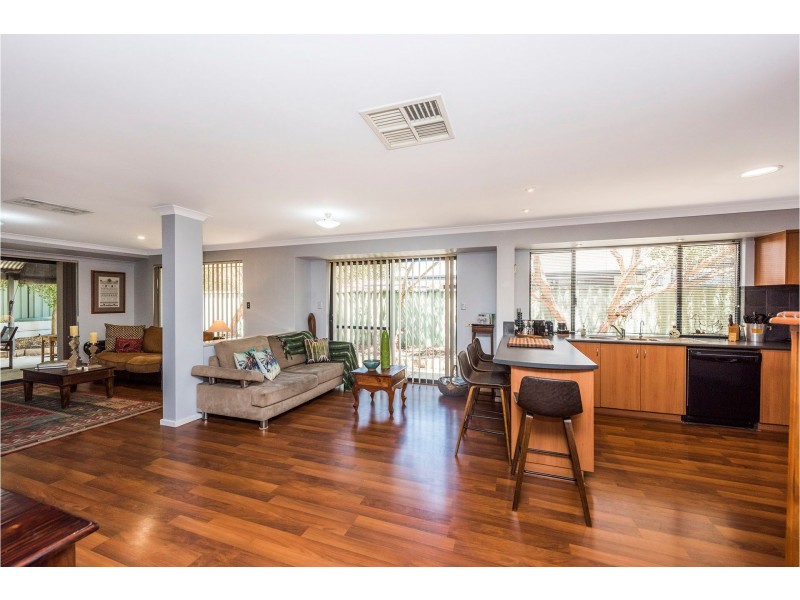 10 Rowell Gardens, High Wycombe WA 6057