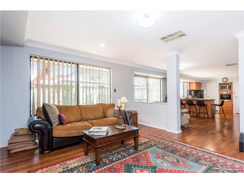 10 Rowell Gardens, High Wycombe WA 6057