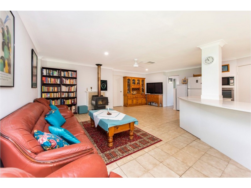 12 Cassowary Road, High Wycombe WA 6057