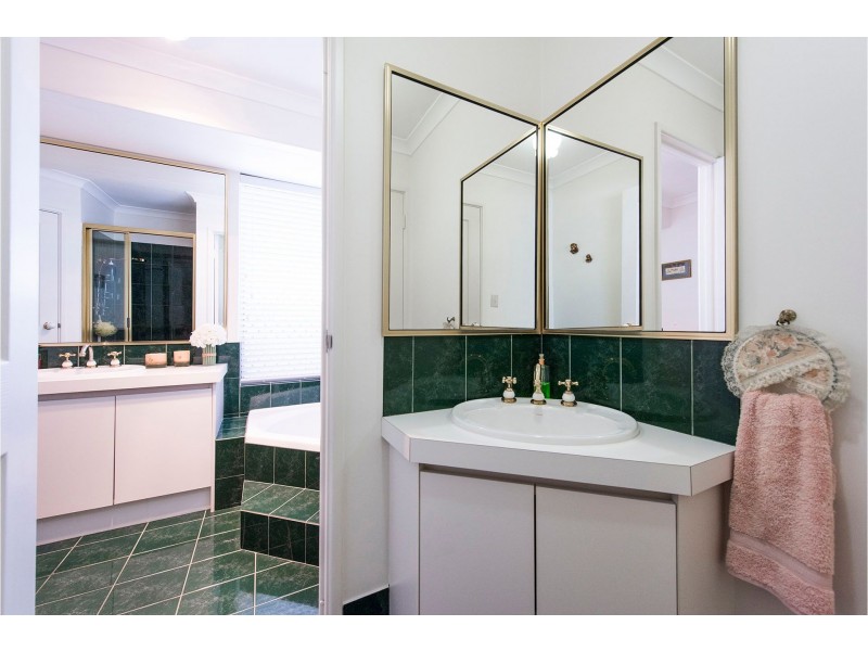 23 Hawkevale Road, High Wycombe WA 6057