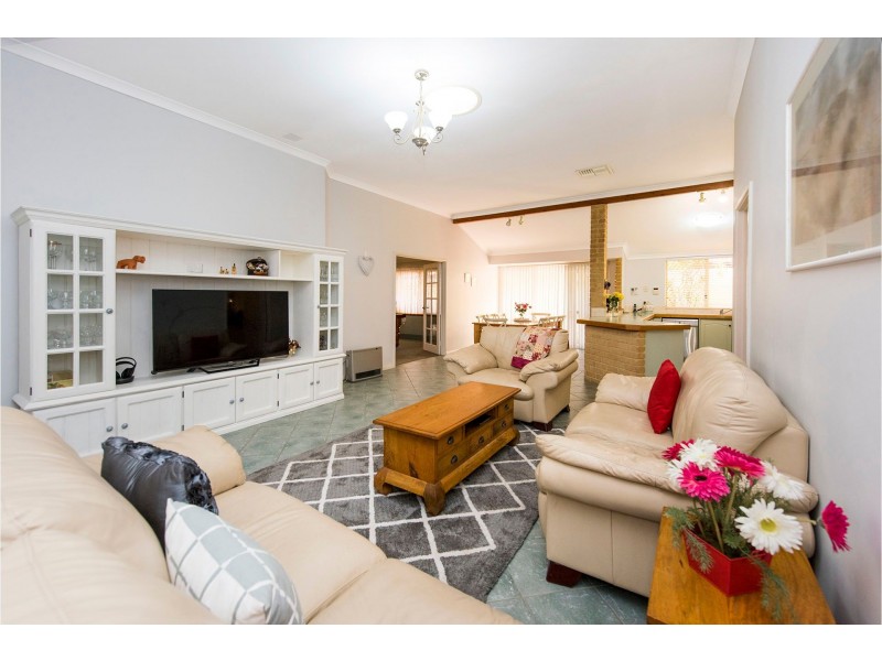 23 Hawkevale Road, High Wycombe WA 6057