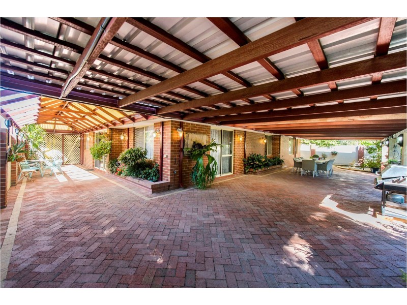 23 Hawkevale Road, High Wycombe WA 6057