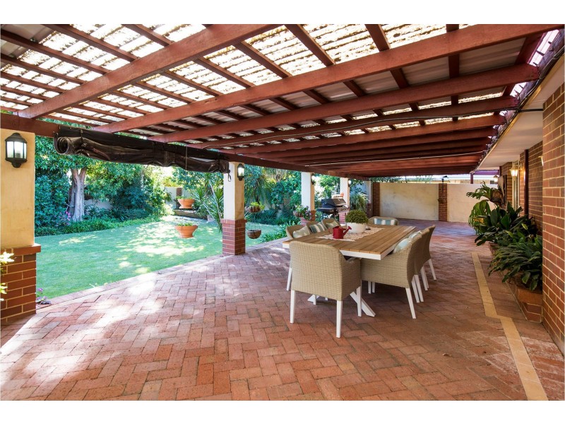 23 Hawkevale Road, High Wycombe WA 6057