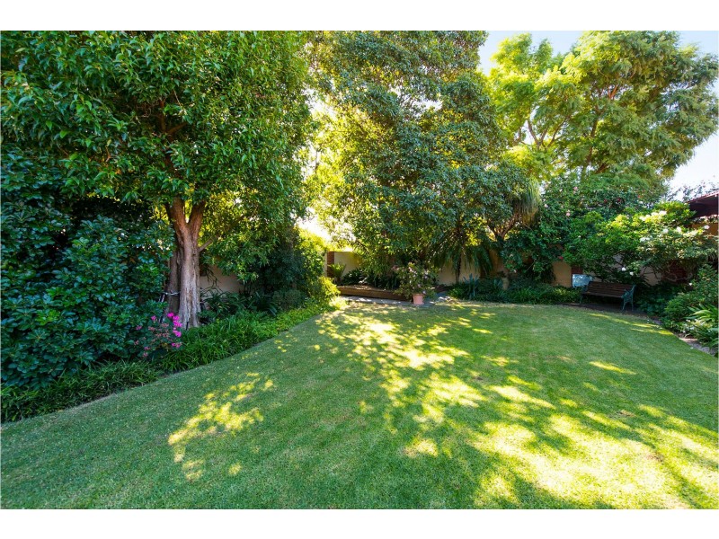 23 Hawkevale Road, High Wycombe WA 6057