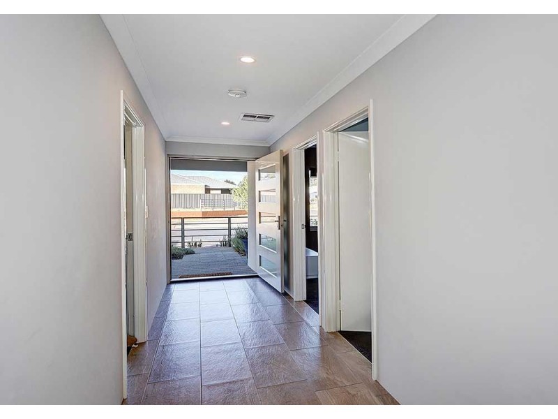 30 Yewers Drive, Champion Lakes WA 6111