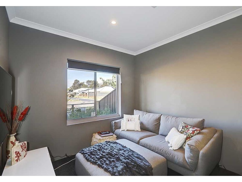 30 Yewers Drive, Champion Lakes WA 6111