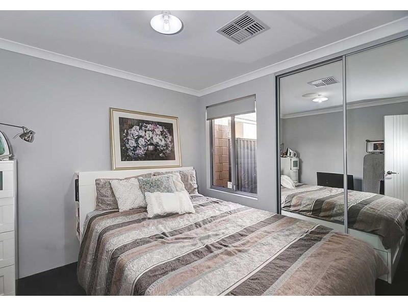 30 Yewers Drive, Champion Lakes WA 6111