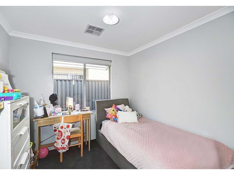 30 Yewers Drive, Champion Lakes WA 6111