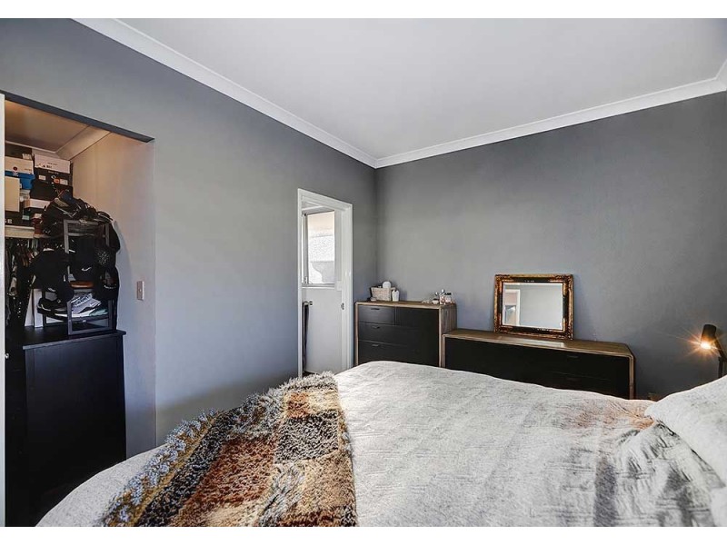 30 Yewers Drive, Champion Lakes WA 6111