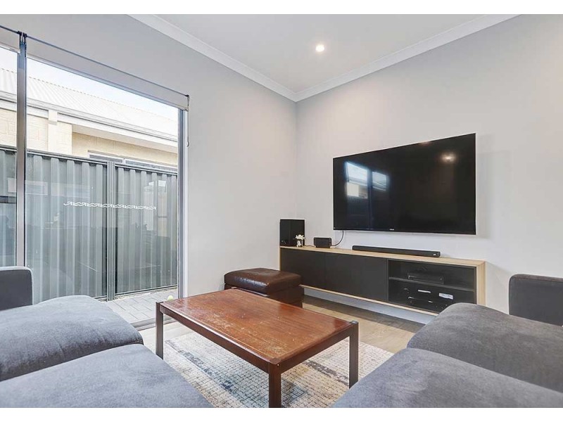 30 Yewers Drive, Champion Lakes WA 6111