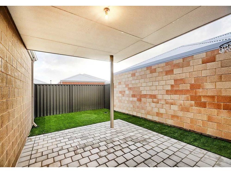 30 Yewers Drive, Champion Lakes WA 6111